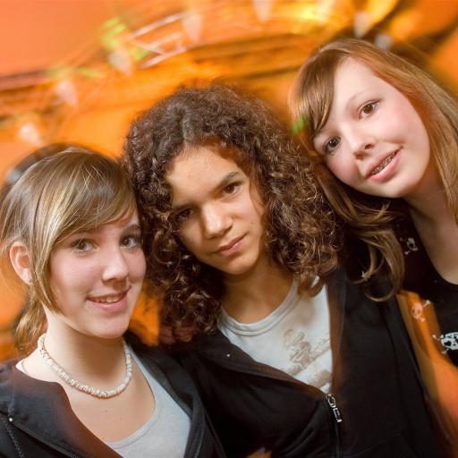 Jugendliche:  Videoclipdancing, Hip Hop,  Breakdance, 